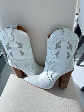 Western White Pointed Cutout Heeled Booties - Dingo